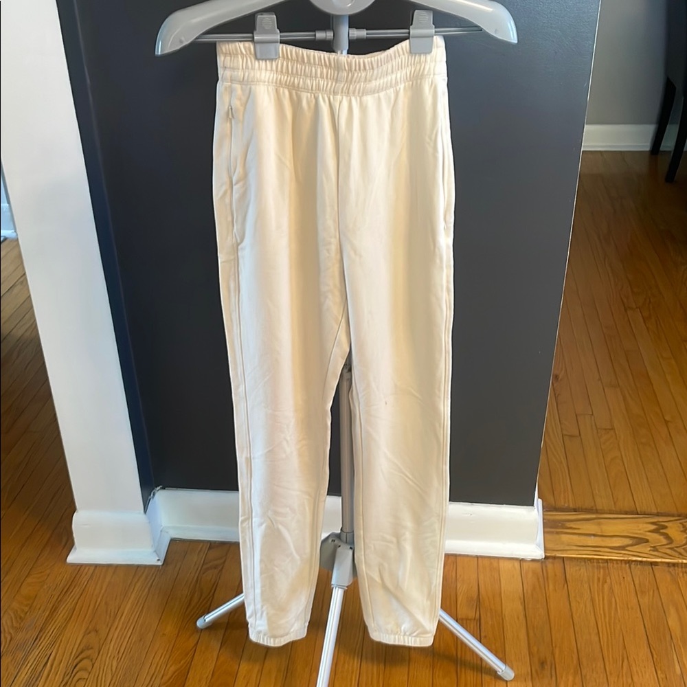 Babaton Cream Sweatpants Relaxed Fit Elastic Waist